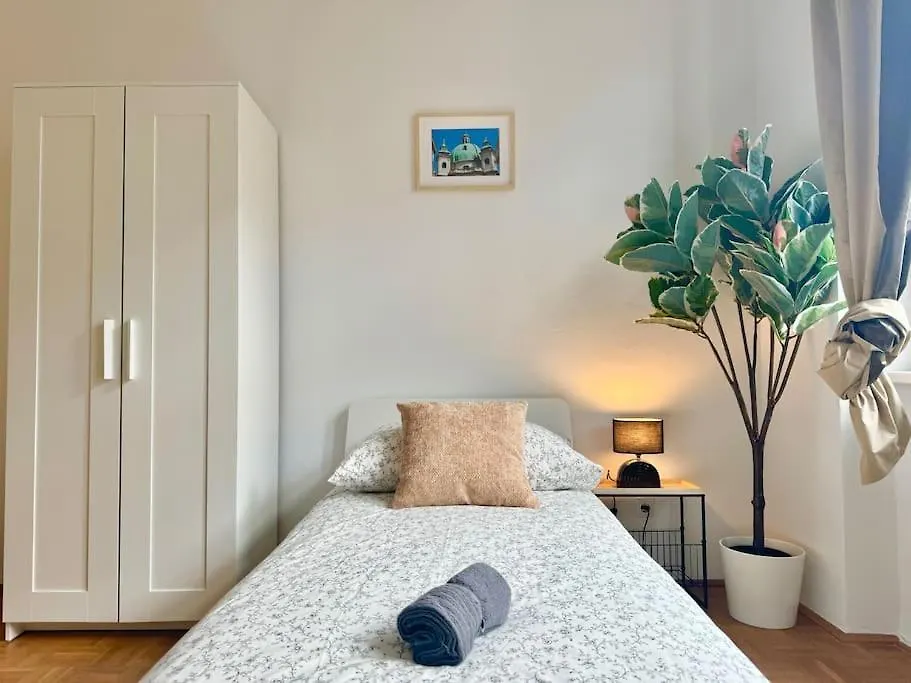 Modern Stylish & Spacious Apartment With Balcony Viyana